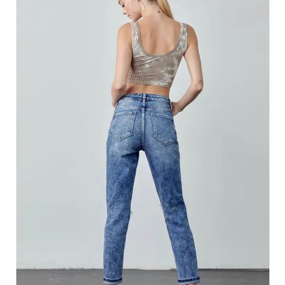 KanCan Mom Jeans- Medium Wash - Picture 3 of 3